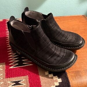 Alegria Nell Black Plaid Zip Ankle Boots 36